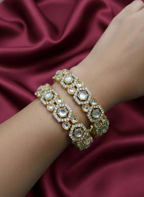 Hexagonal medallion kundan kadas 3