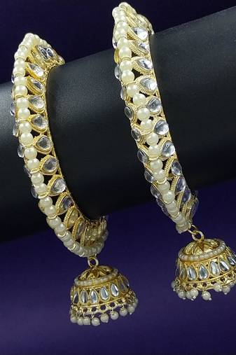 Pearl-bordered kundan jhumka bangles
