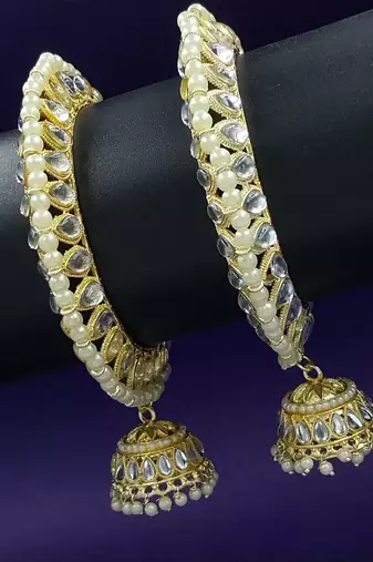 Pearl-bordered kundan jhumka bangles