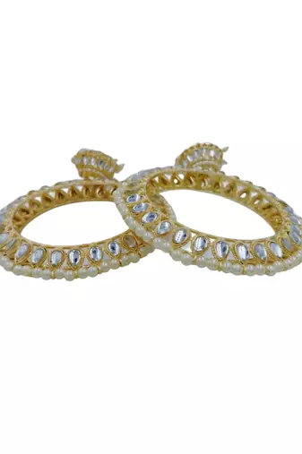 Pearl-bordered kundan jhumka bangles