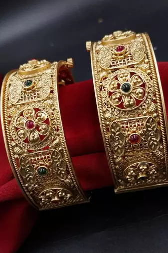 Ornate antique floral kada set