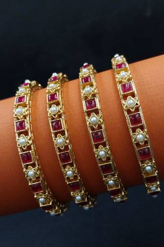 Ruby & pearl slim bangle set