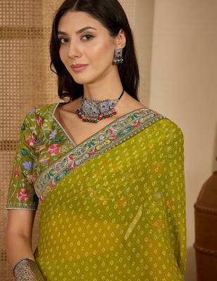 Women's green georgette bandhni saree with unstitched blouse piece 2