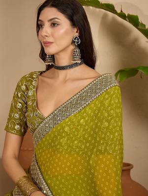 Women's green georgette bandhni saree with unstitched blouse piece 2