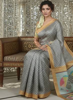 Multicolor premium printed saree with blouse 3