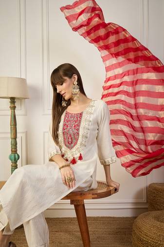 White women kurta pant dupatta set
