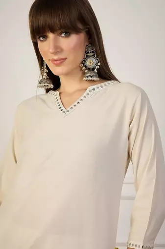 Off-white women kurta pant set