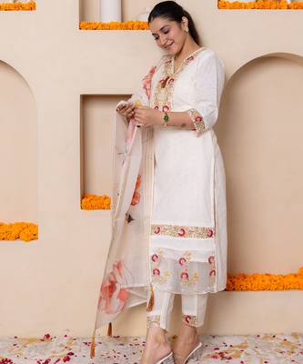 Off-white women kurta pant dupatta set 1