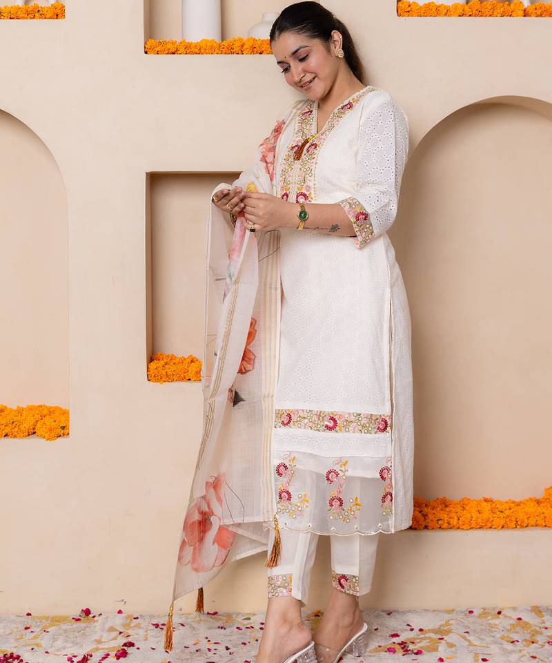 Off-white women kurta pant dupatta set