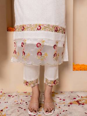 Off-white women kurta pant dupatta set 4
