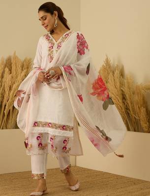 White women kurta pant dupatta set 1
