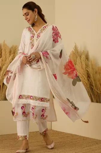 White women kurta pant dupatta set