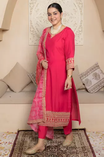 Pink women kurta pant dupatta set