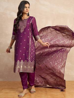 Purple women kurta pant dupatta set 1