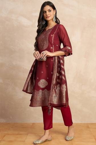 Red women kurta pant dupatta set