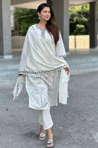 White women kurta pant dupatta set