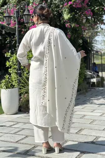 White women kurta pant dupatta set