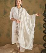 White women kurta pant dupatta set