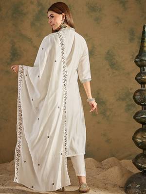White women kurta pant dupatta set 2