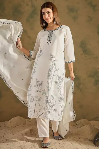 White women kurta pant dupatta set
