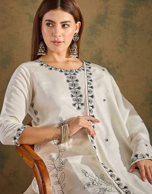 White women kurta pant dupatta set 3