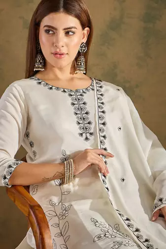 White women kurta pant dupatta set