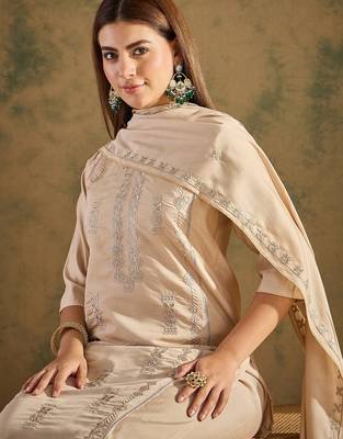 Beige women kurta pant dupatta set 3
