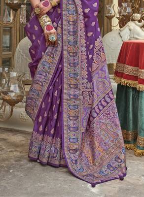 Purple silk blend printed saree with unstitched blouse piece 3