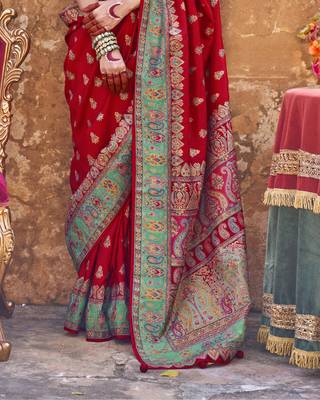 Red silk blend printed saree with unstitched blouse piece 3
