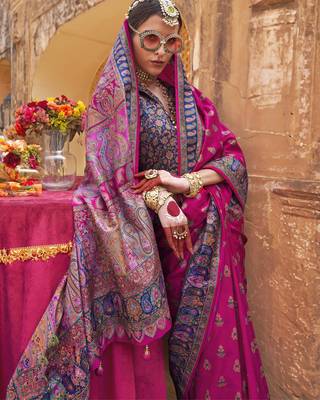 Magenta silk blend printed saree with unstitched blouse piece 2