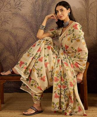 Beige silk blend cotton printed saree with unstitched blouse piece 3