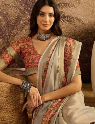 Cream silk blend cotton printed saree with unstitched blouse piece 2