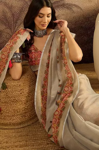 Cream silk blend cotton printed saree with unstitched blouse piece