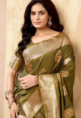 Mehendi rich pallu silk blend saree with zhallar border a masterpiece of tradition & elegance 3