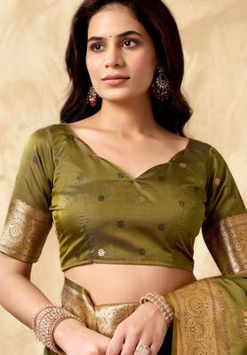 Mehendi rich pallu silk blend saree with zhallar border a masterpiece of tradition & elegance 4