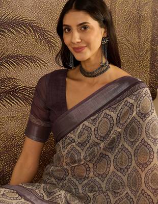 Purple linen printed saree with unstitched blouse piece 4