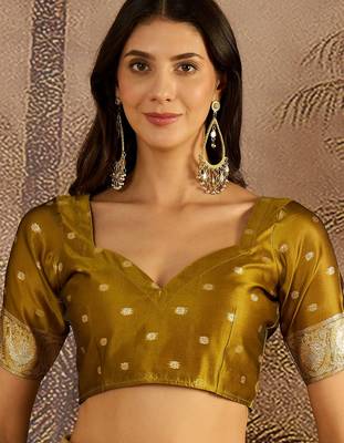 Olive organza zari woven saree with unstitched blouse piece 4