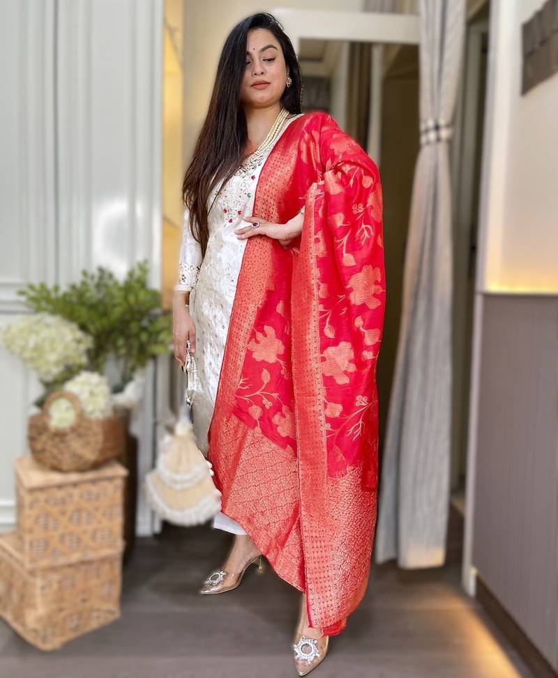 off white chanderi jacquard embroidered kurti pant set with dupatta