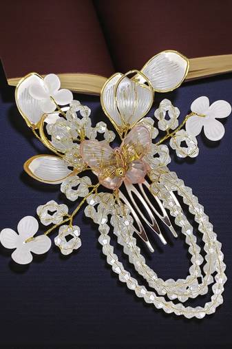 Silver plated crystal beaded embellished baby pink comb hair pin