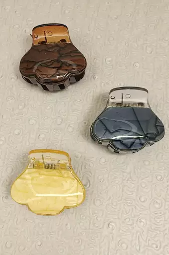 Set of 3 multicolor shell shaped hair claw clutcher