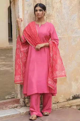   pink viscose silk kurta set with dupatta
