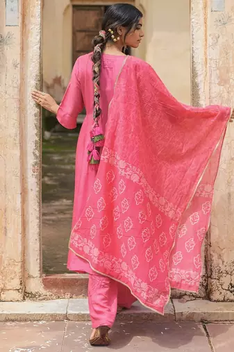   pink viscose silk kurta set with dupatta