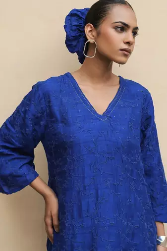 blue embroidered viscose silk kurta set
