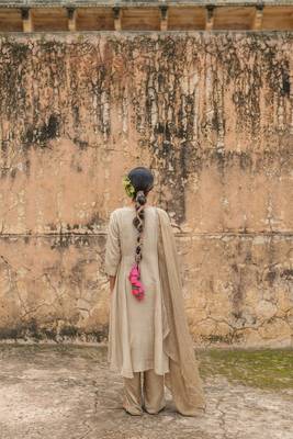   beige embroidered chanderi kurta set with dupatta 3