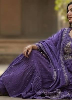 purple soft satin silk saree with hand painted floral design & zari border 4