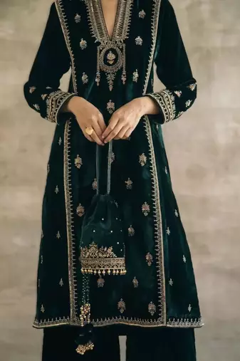 green velvet embroidered kurti pant set with organza dupatta
