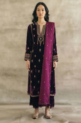 purple velvet embroidered kurti pant set with organza dupatta