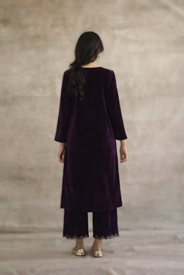 purple velvet embroidered kurti pant set with organza dupatta 2