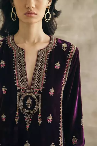 purple velvet embroidered kurti pant set with organza dupatta