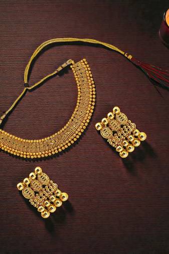 Gold plated traditional choker set